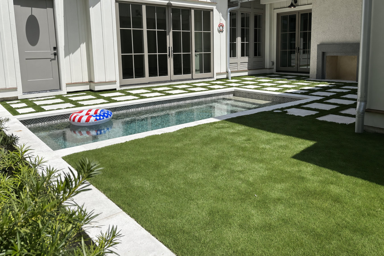 Turf for landscaping